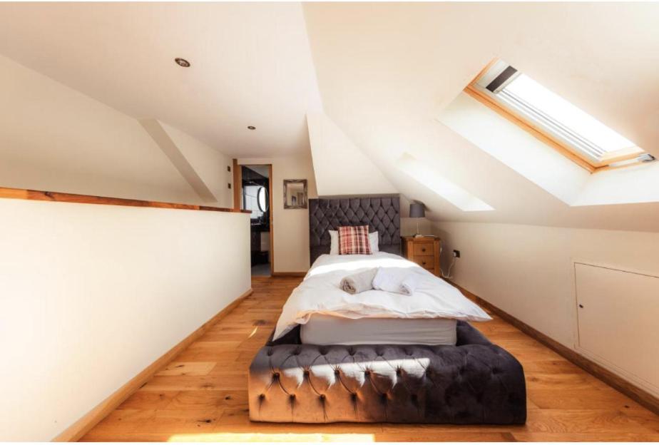 Luxury Cottage With Stunning Views Near Fairy Pools - School House 3 Carbost  Exterior photo