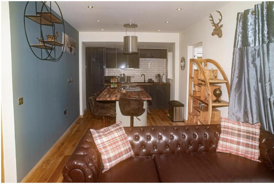 Luxury Cottage With Stunning Views Near Fairy Pools - School House 3 Carbost  Exterior photo